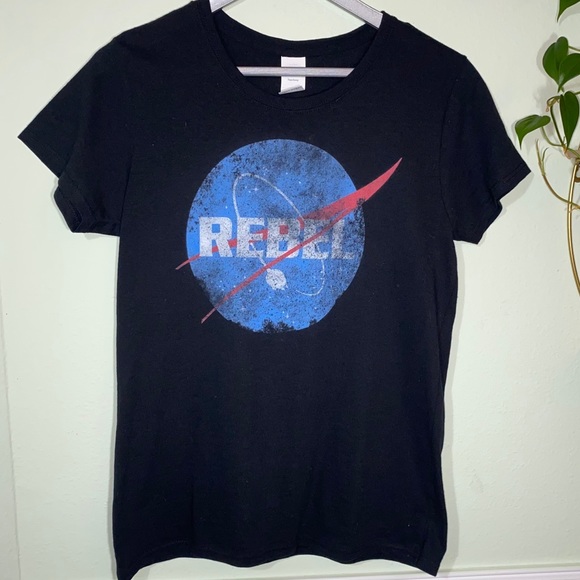 Gildan Tops - Star Wars Rebel NASA Logo Tee Women’s Size M